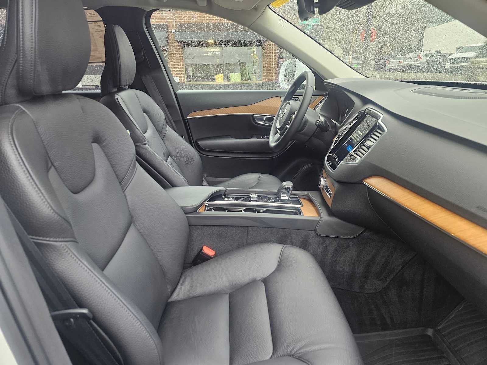 2025 Volvo XC90 Plug-In Hybrid Plus