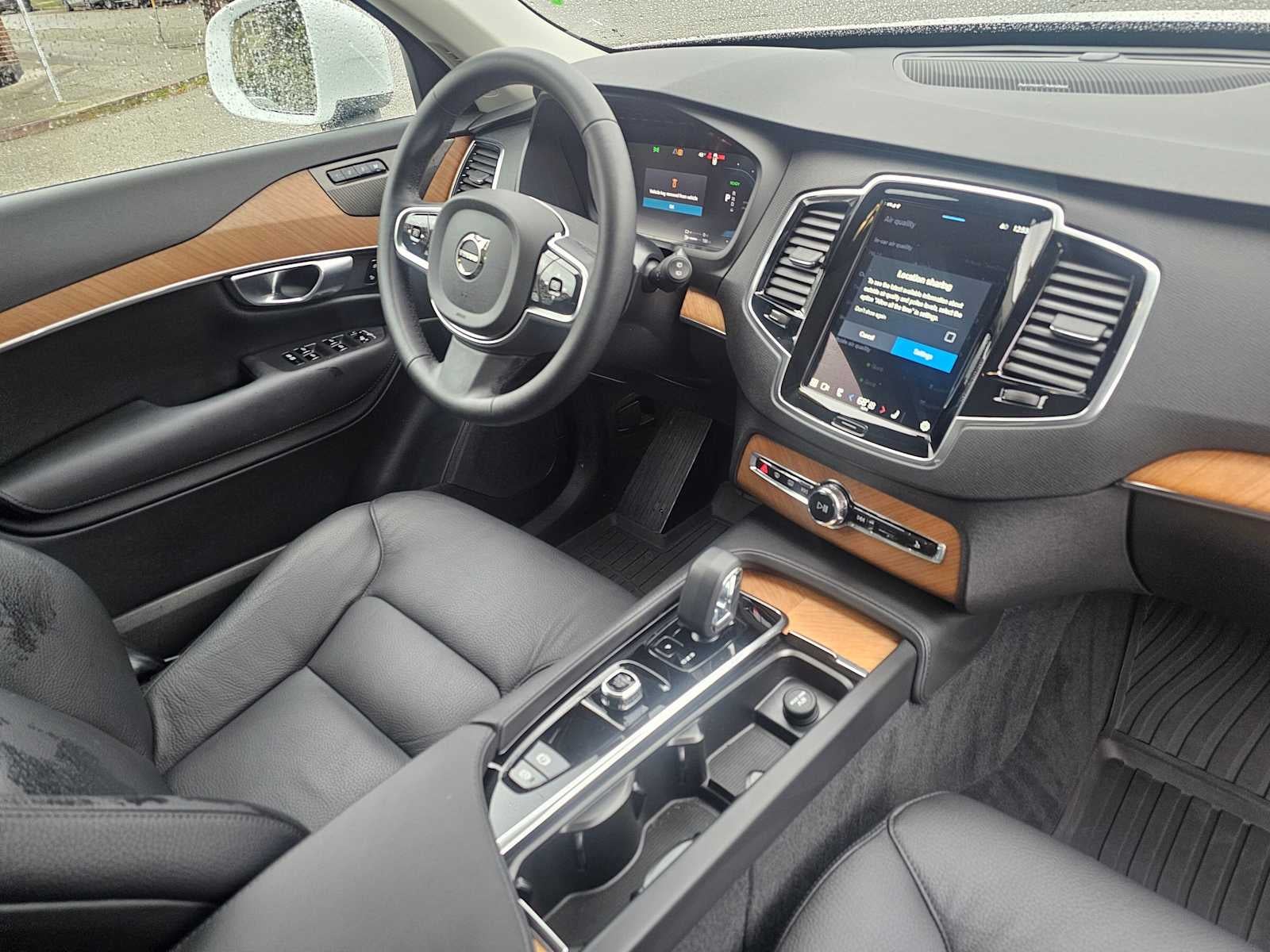 2025 Volvo XC90 Plug-In Hybrid Plus