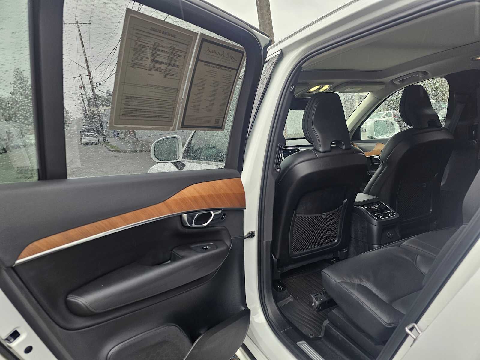 2025 Volvo XC90 Plug-In Hybrid Plus