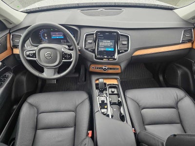 2025 Volvo XC90 Plug-In Hybrid Plus