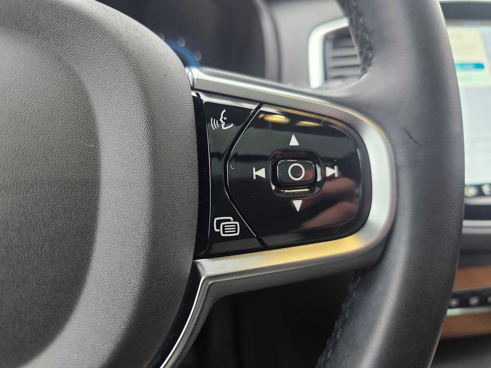 2025 Volvo XC90 Plug-In Hybrid Plus