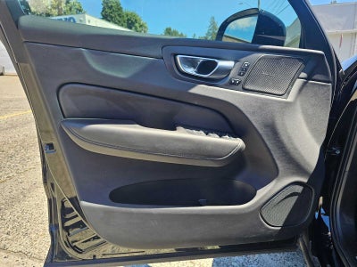 2025 Volvo XC60 Plug-In Hybrid Plus