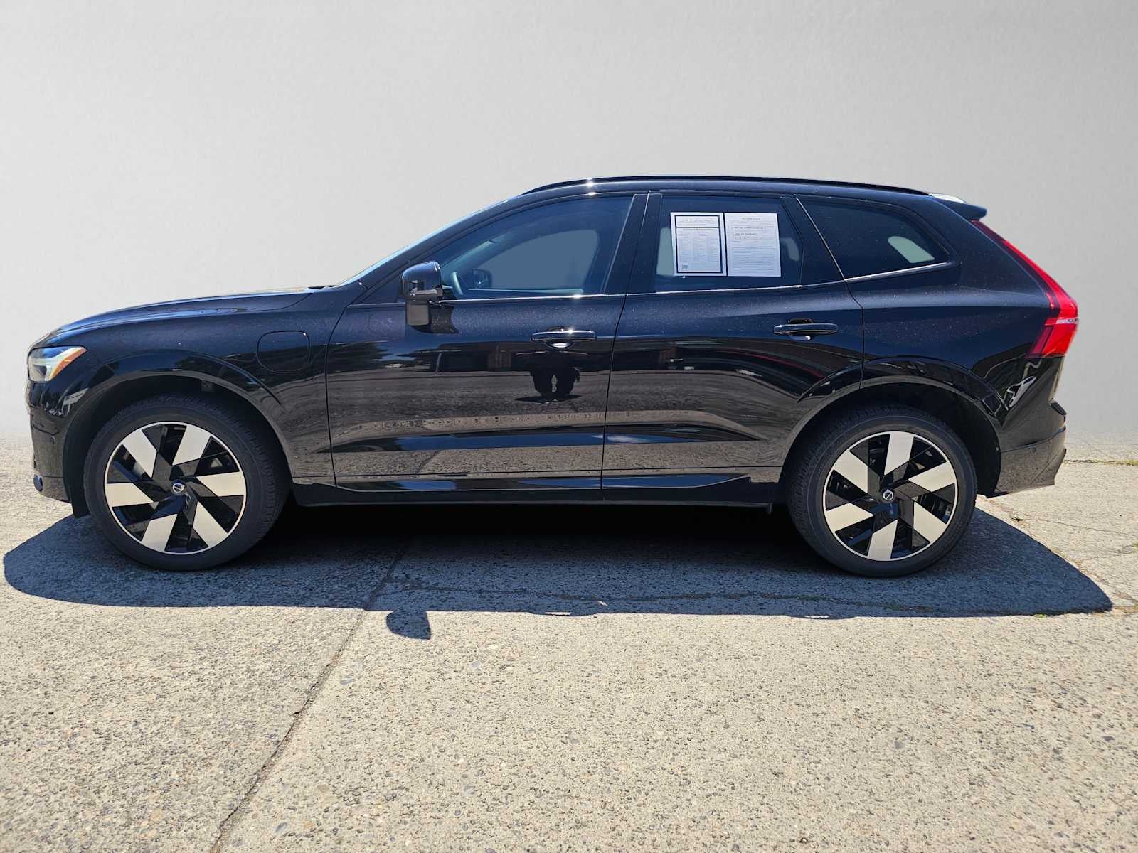 2025 Volvo XC60 Plug-In Hybrid Plus