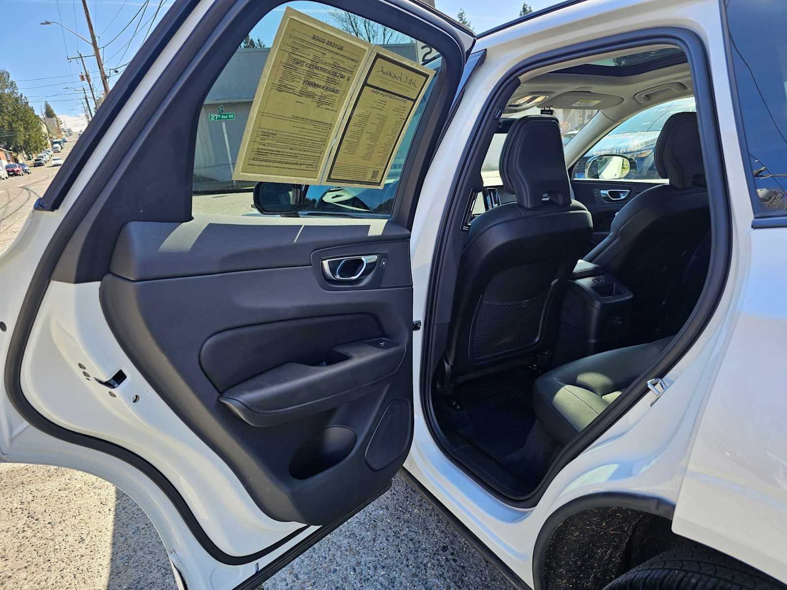 2025 Volvo XC60 Plug-In Hybrid Core