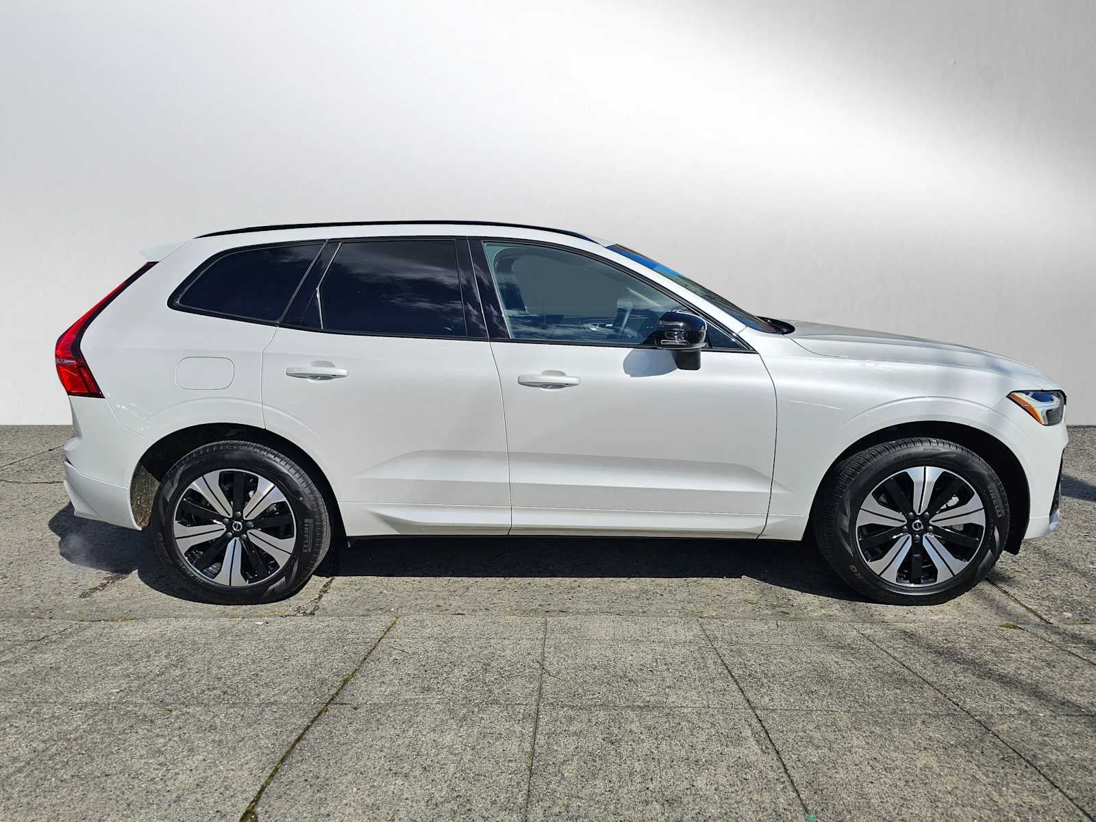 2025 Volvo XC60 Plug-In Hybrid Core
