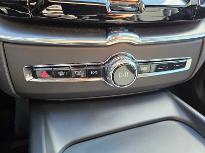 2025 Volvo XC60 Plug-In Hybrid Core