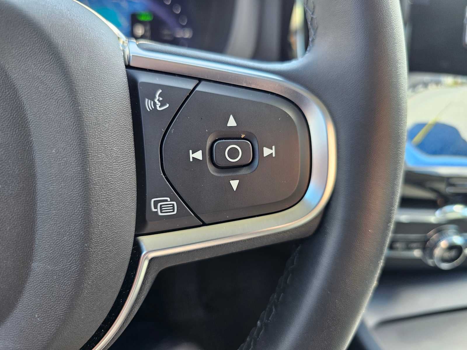 2025 Volvo XC60 Plug-In Hybrid Core