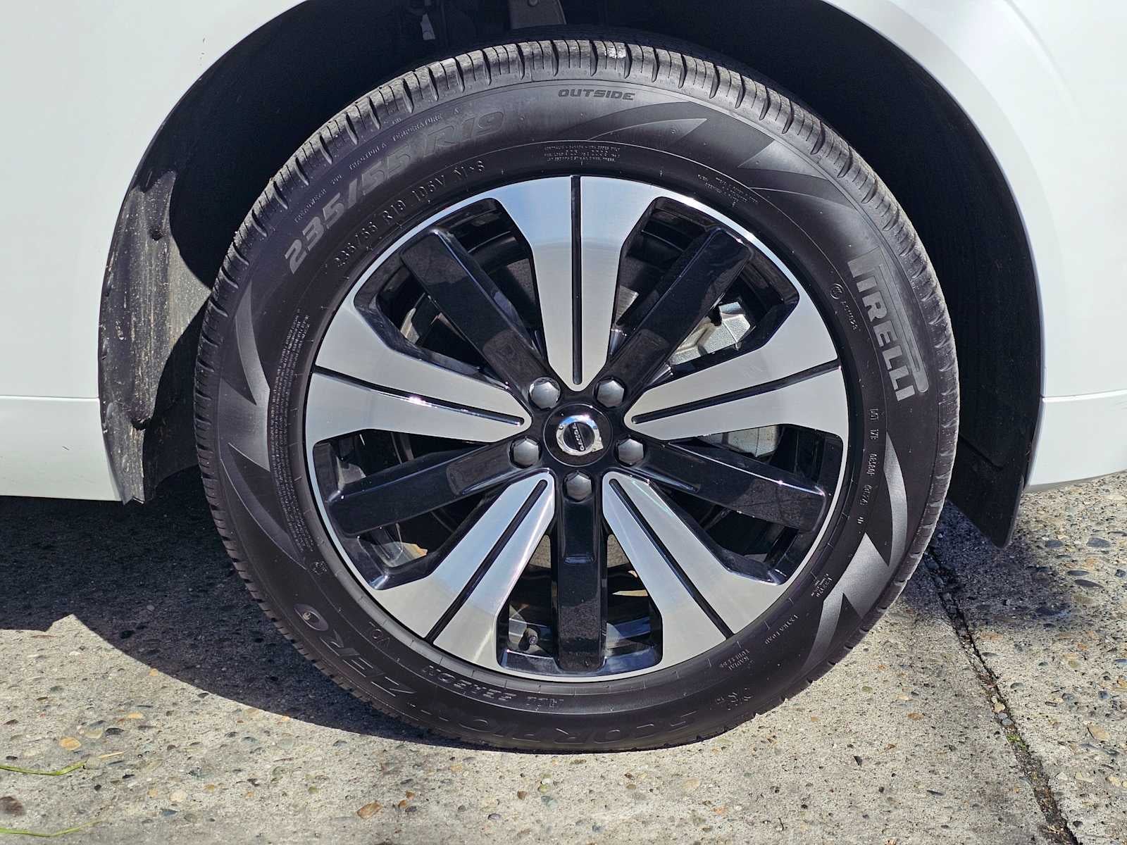 2025 Volvo XC60 Plug-In Hybrid Core