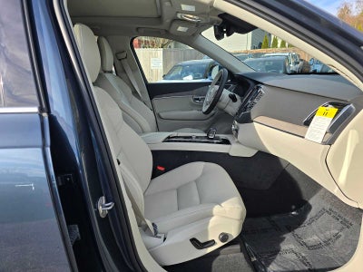 2023 Volvo XC90 Plus