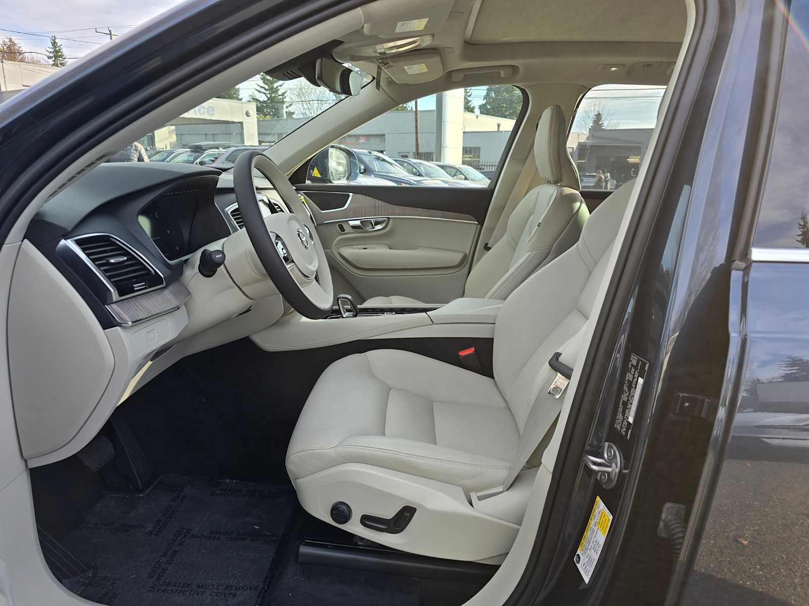 2023 Volvo XC90 Plus