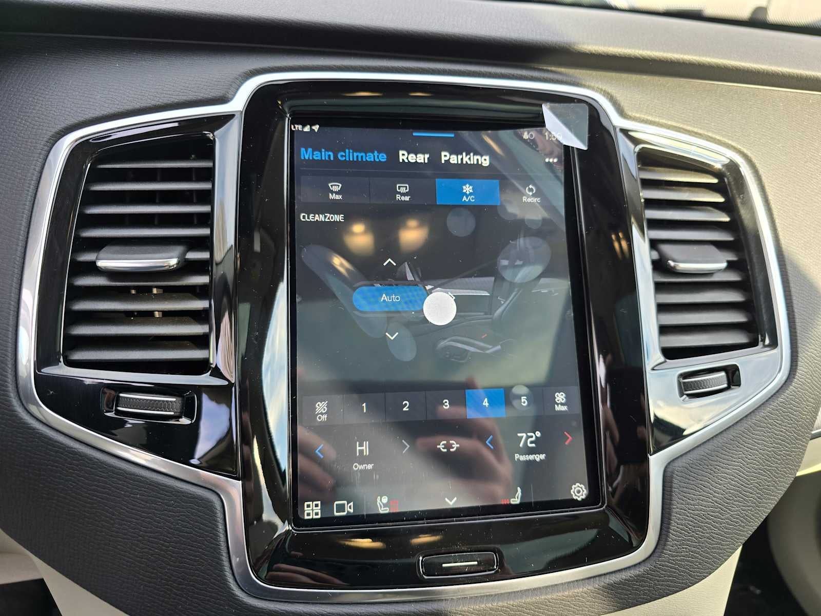 2023 Volvo XC90 Plus