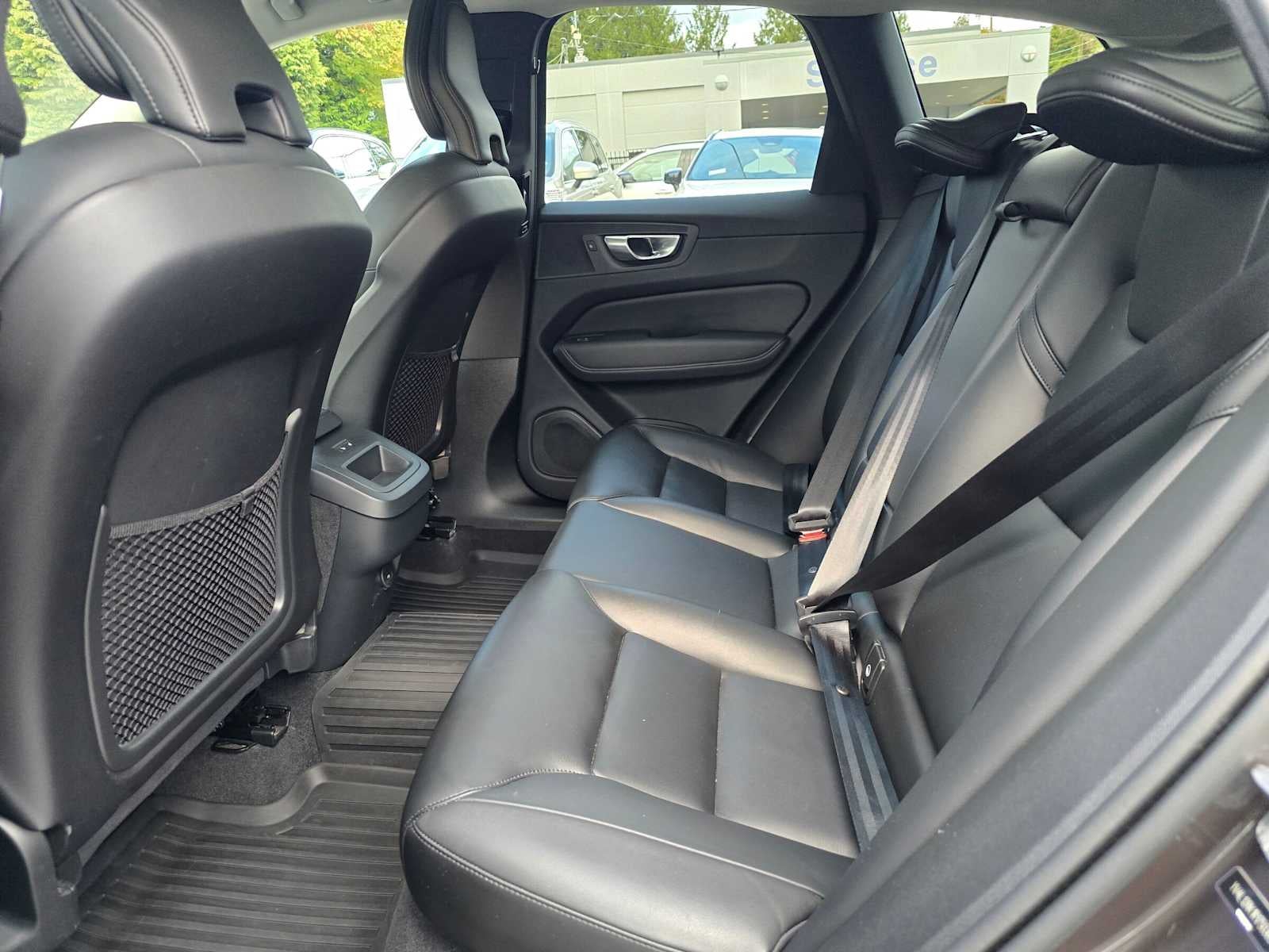 2024 Volvo XC60 Core Dark Theme
