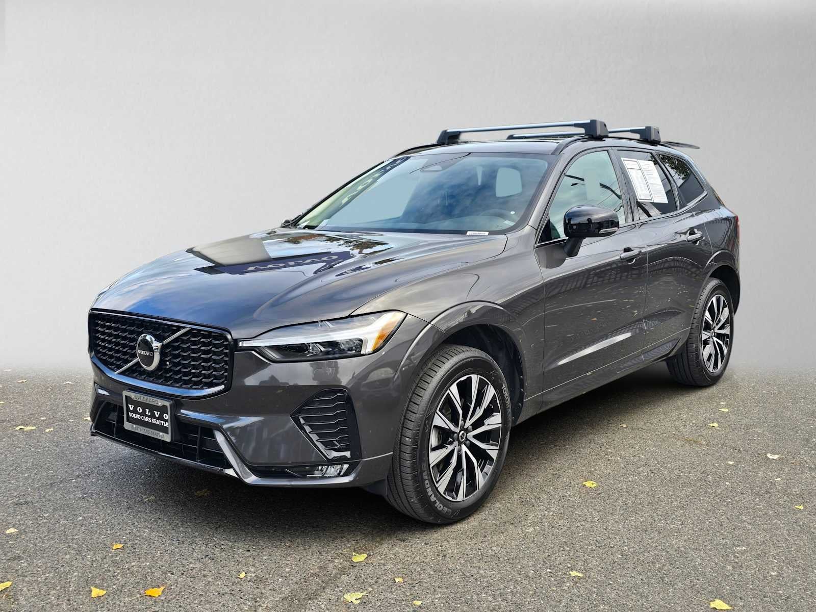 2024 Volvo XC60 Core Dark Theme