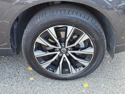 2024 Volvo XC60 Core Dark Theme