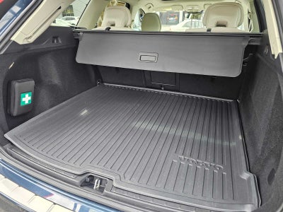2024 Volvo XC60 Core Dark Theme