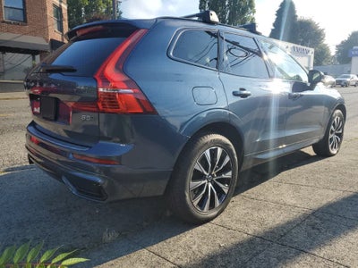 2024 Volvo XC60 Core Dark Theme