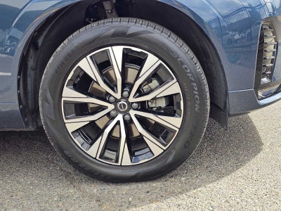 2024 Volvo XC60 Core Dark Theme