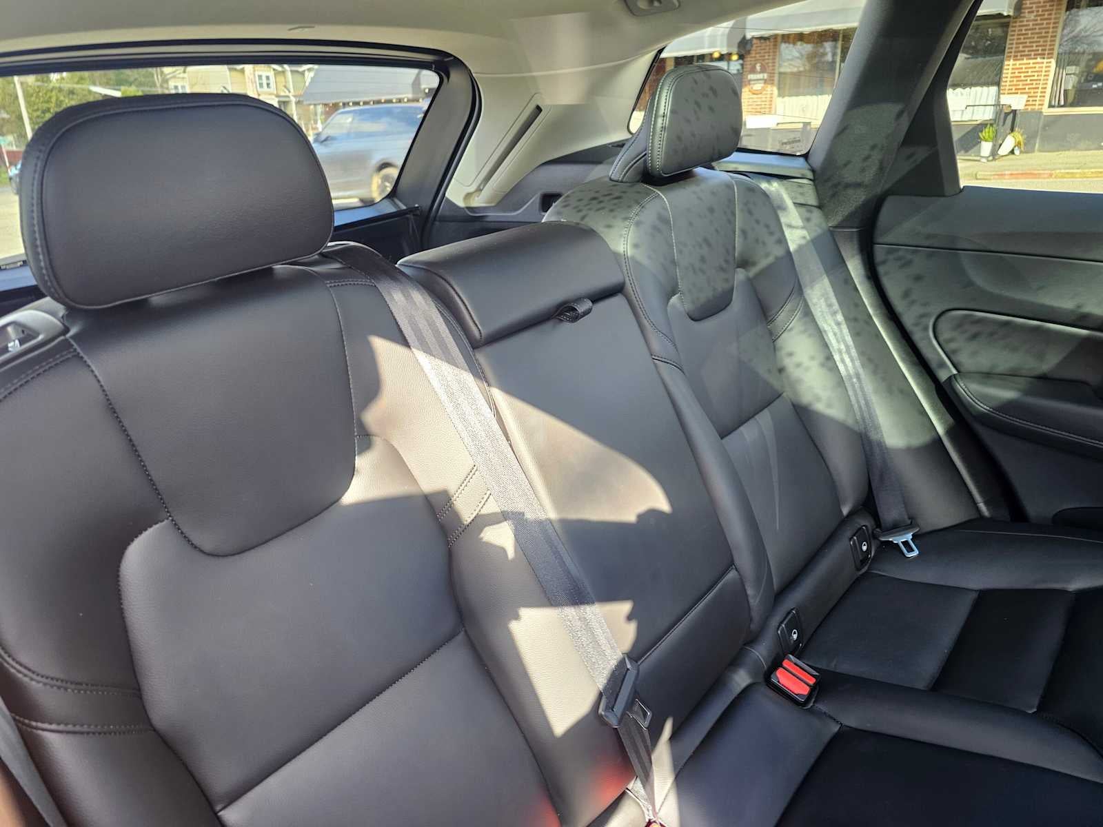 2024 Volvo XC60 Core Dark Theme