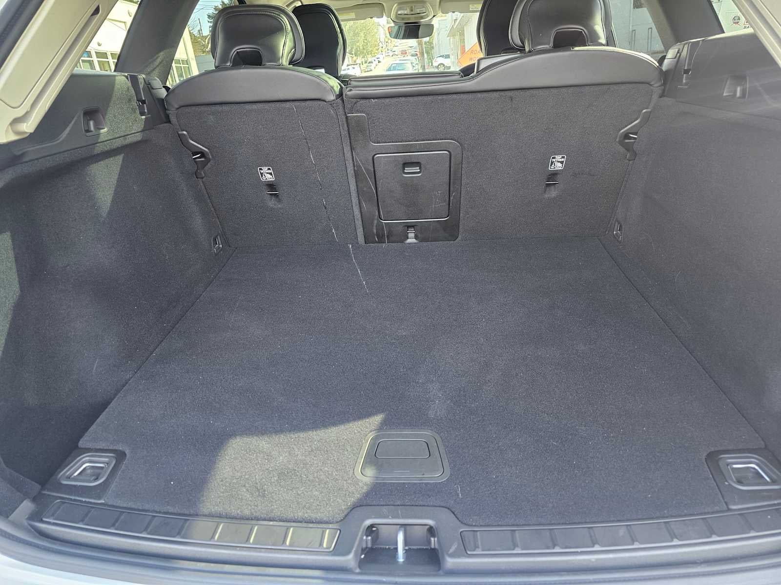 2024 Volvo XC60 Core Dark Theme