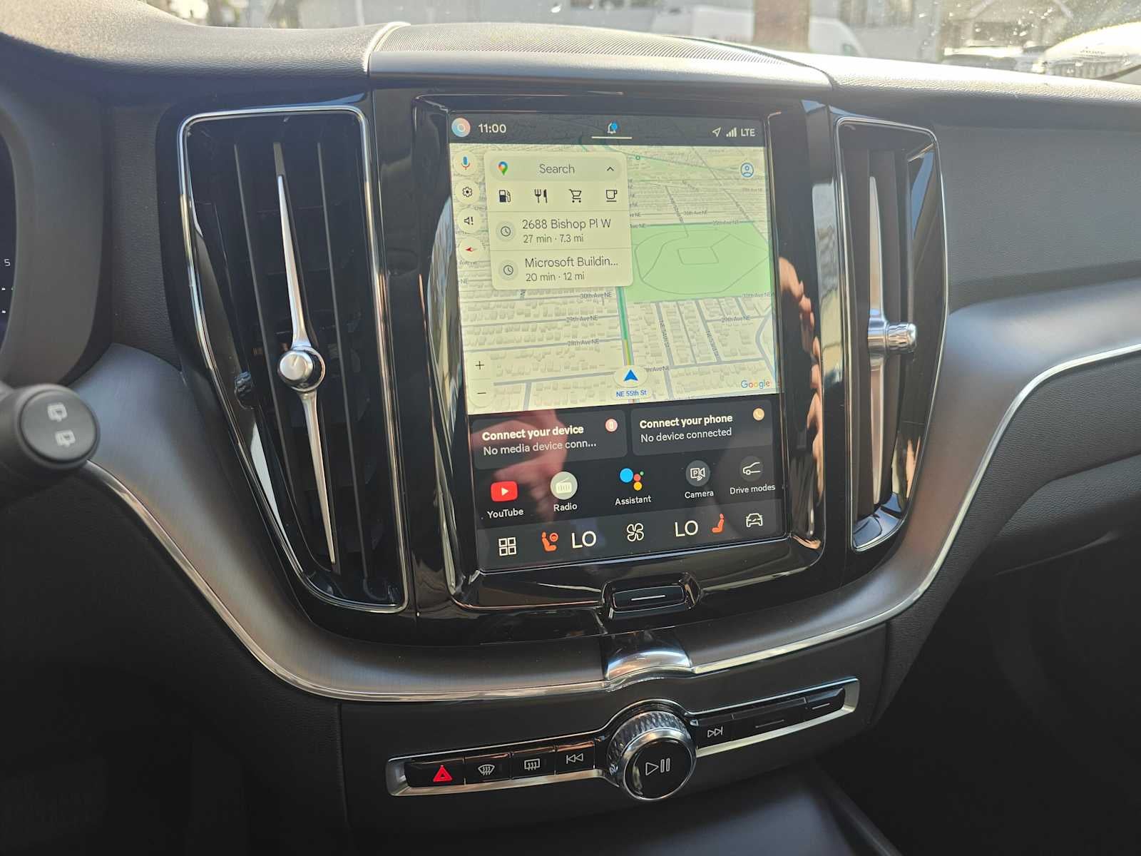 2024 Volvo XC60 Core Dark Theme