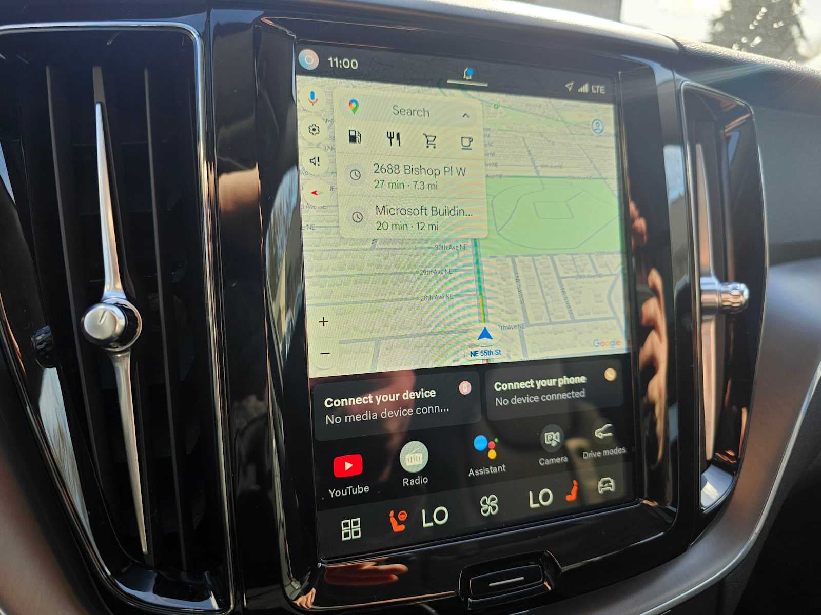 2024 Volvo XC60 Core Dark Theme