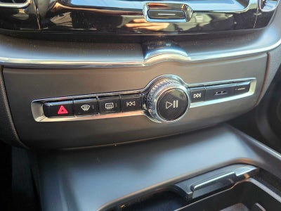 2024 Volvo XC60 Core Dark Theme