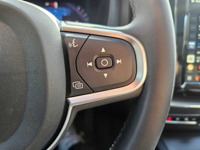 2024 Volvo XC60 Core Dark Theme