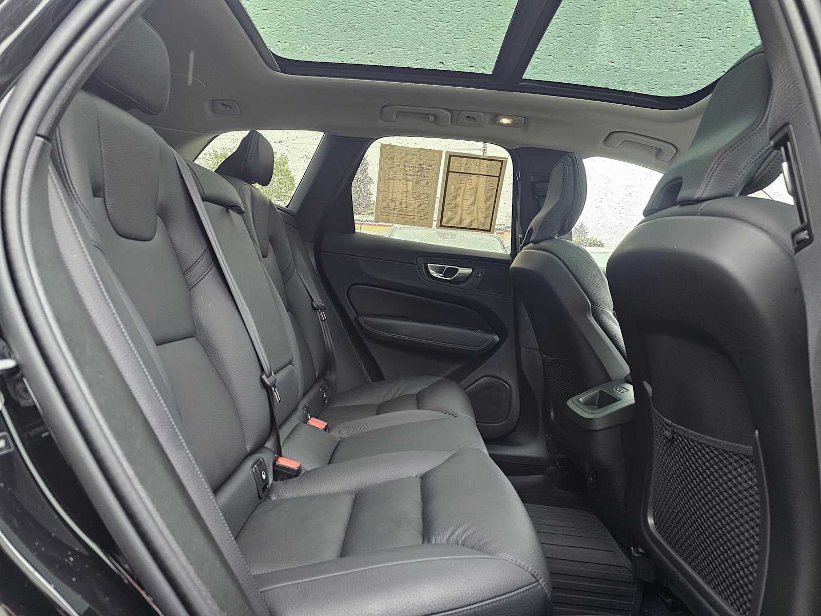 2024 Volvo XC60 Plus Dark Theme