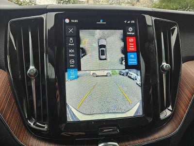 2024 Volvo XC60 Plus Dark Theme