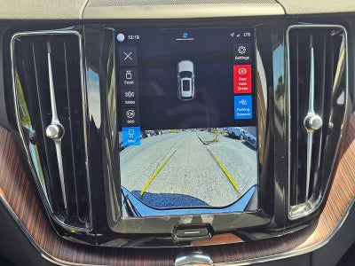 2023 Volvo XC60 Plus Bright Theme