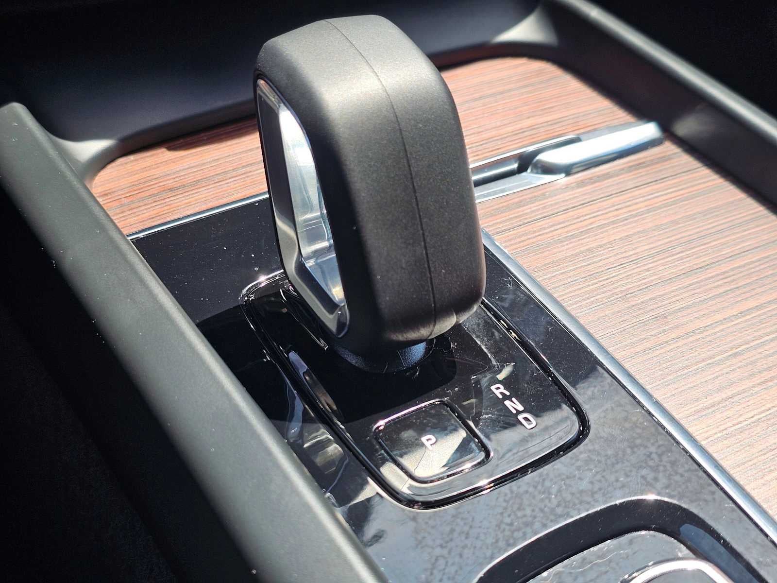 2023 Volvo XC60 Plus Bright Theme