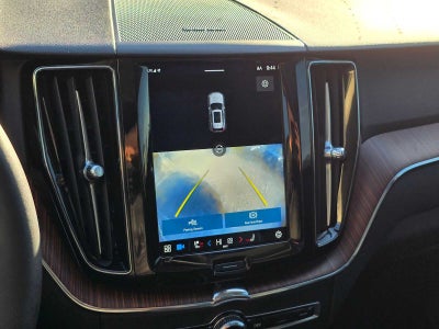 2023 Volvo XC60 Plus Dark Theme