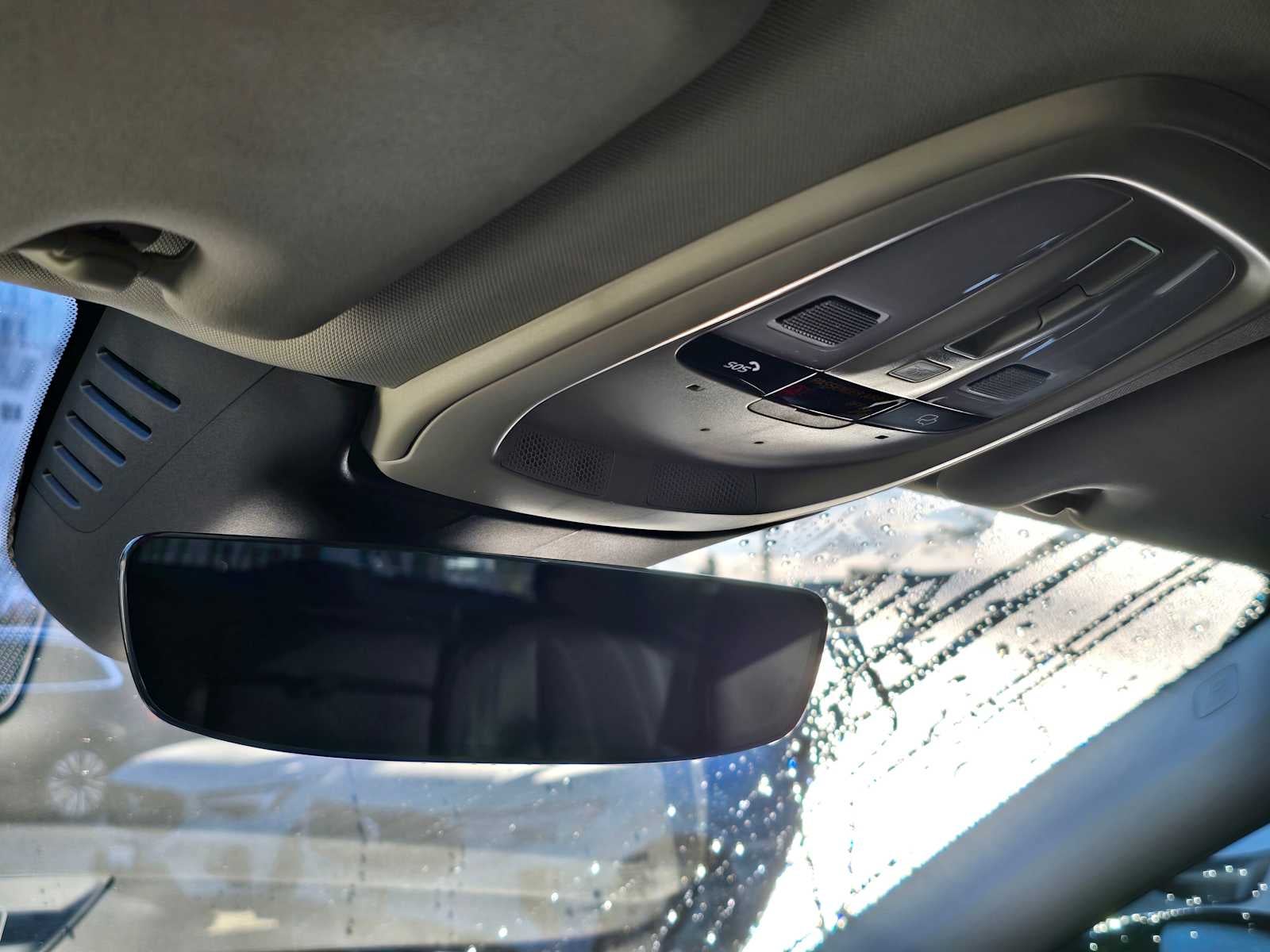 2023 Volvo XC60 Plus Dark Theme