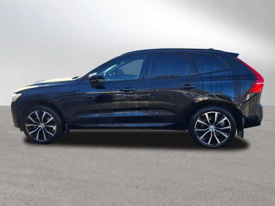 2023 Volvo XC60 Plus Dark Theme