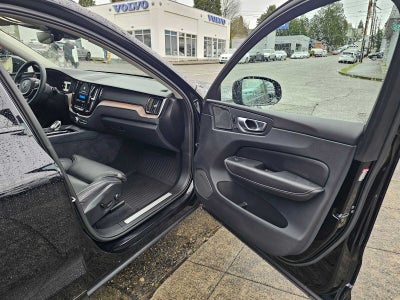 2023 Volvo XC60 Ultimate Dark Theme