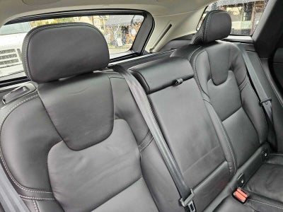 2023 Volvo XC60 Ultimate Dark Theme