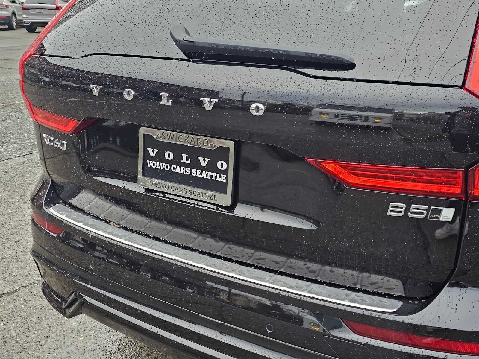 2023 Volvo XC60 Ultimate Dark Theme