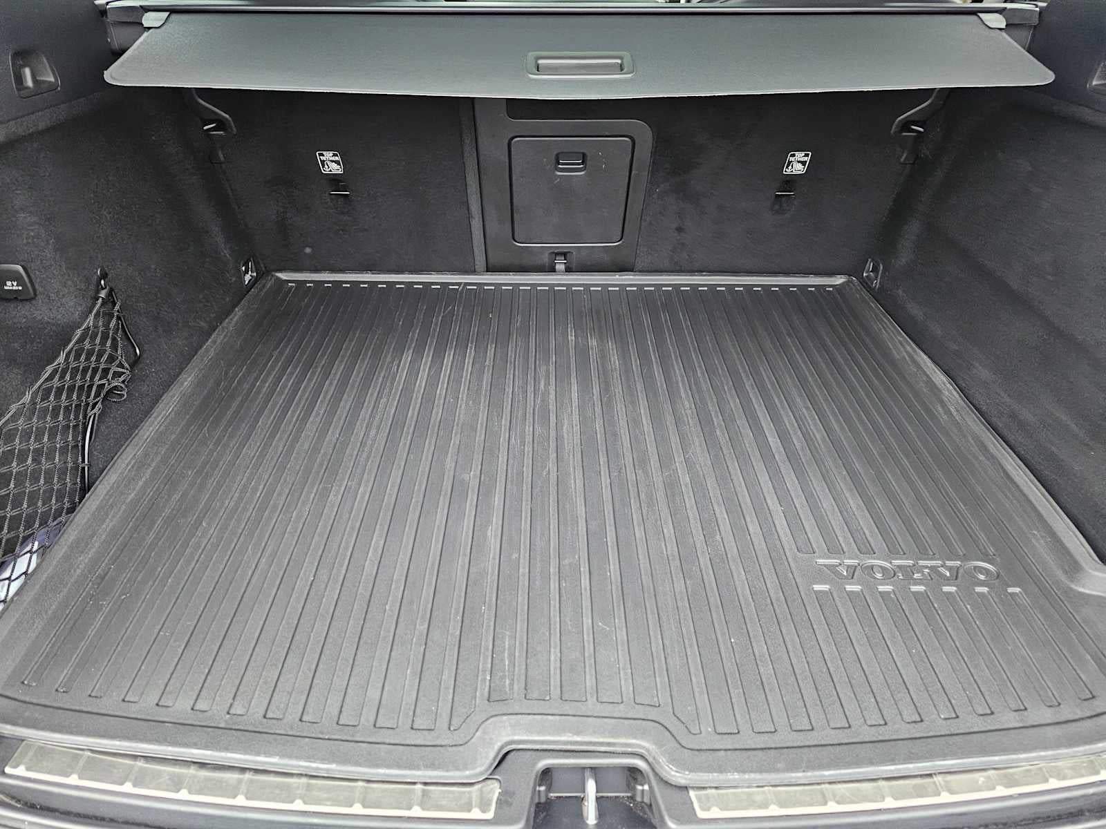 2023 Volvo XC60 Ultimate Dark Theme