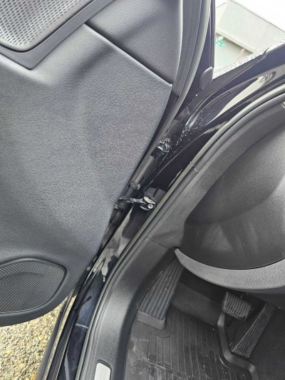 2023 Volvo XC60 Ultimate Dark Theme