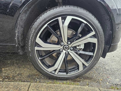 2023 Volvo XC60 Ultimate Dark Theme