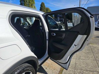 2023 Volvo XC40 Ultimate Bright Theme