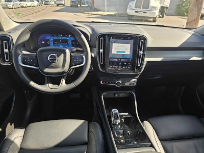 2023 Volvo XC40 Ultimate Bright Theme