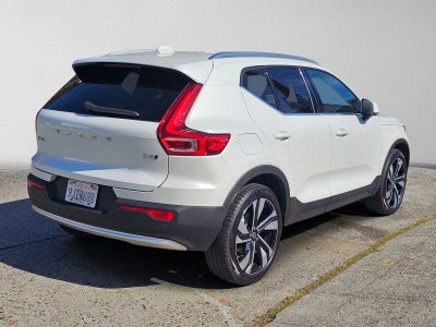2023 Volvo XC40 Ultimate Bright Theme