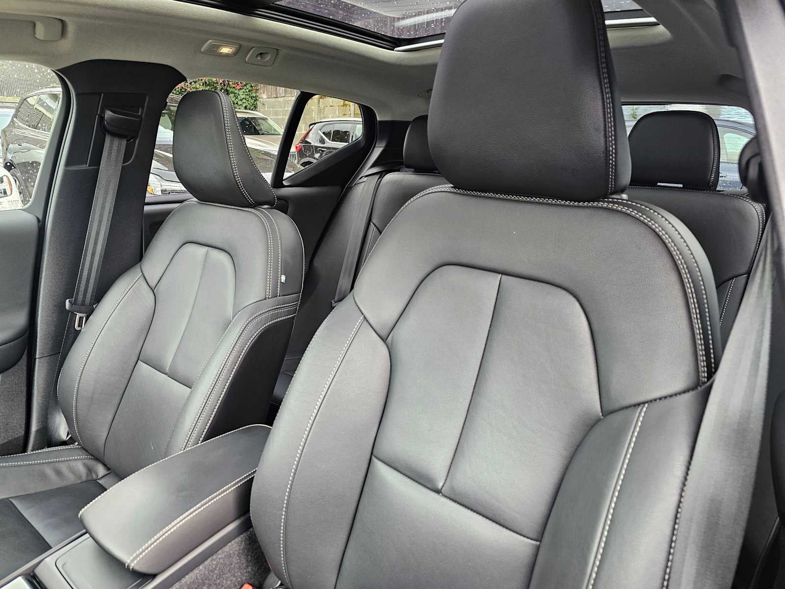 2025 Volvo XC40 Plus Dark Theme