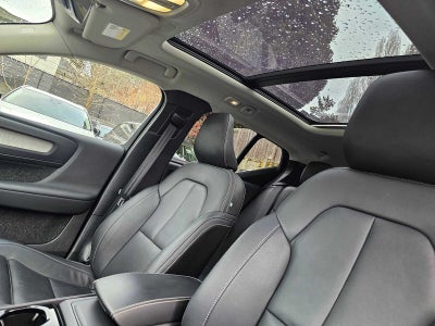 2025 Volvo XC40 Plus Dark Theme