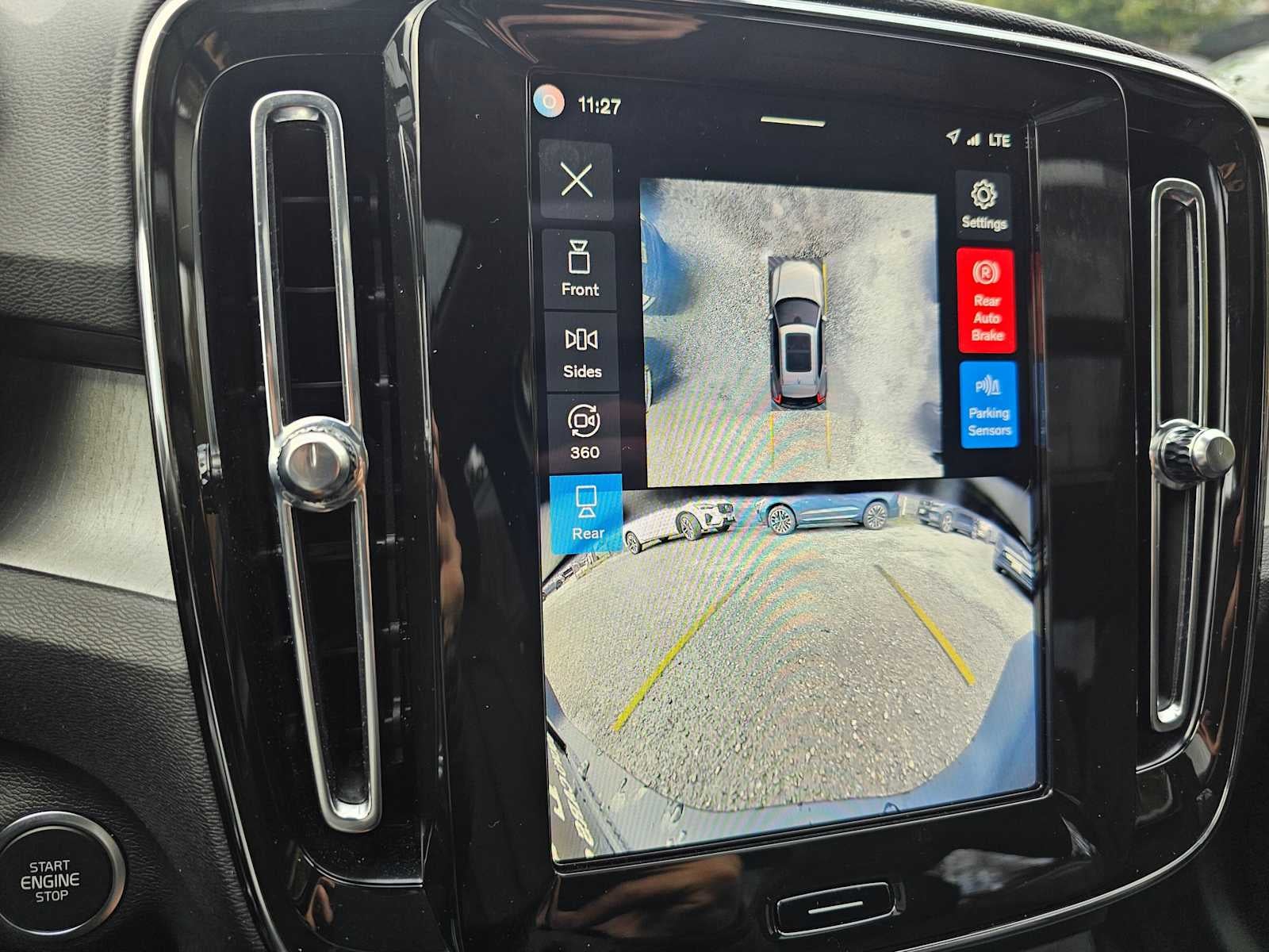 2025 Volvo XC40 Plus Dark Theme