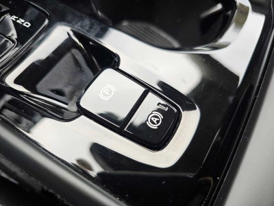 2025 Volvo XC40 Plus Dark Theme