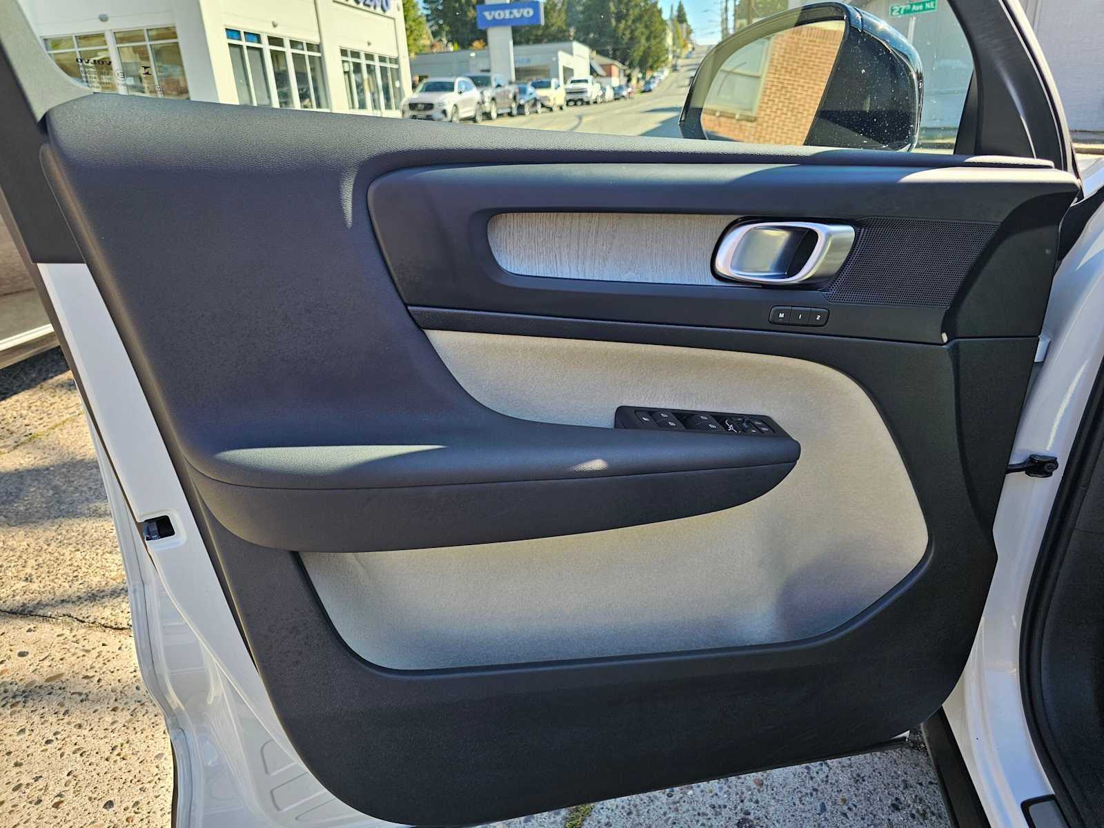 2026 Volvo XC40 Plus