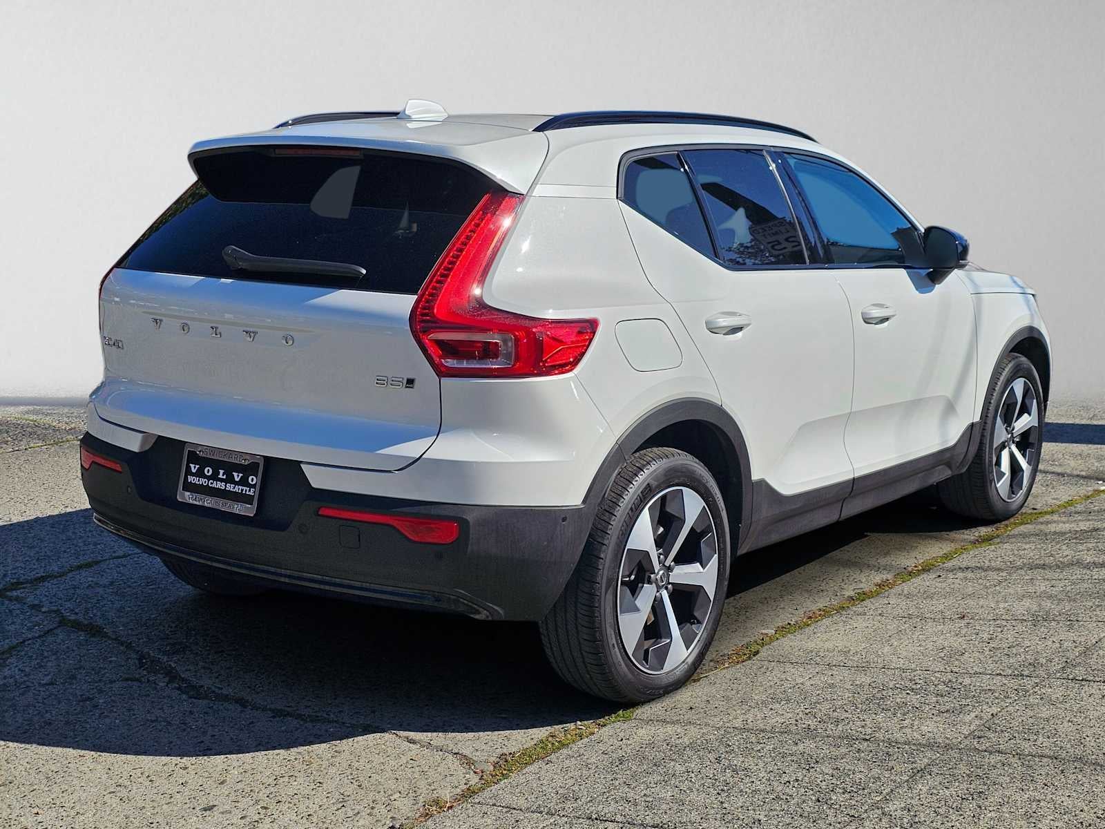 2026 Volvo XC40 Plus