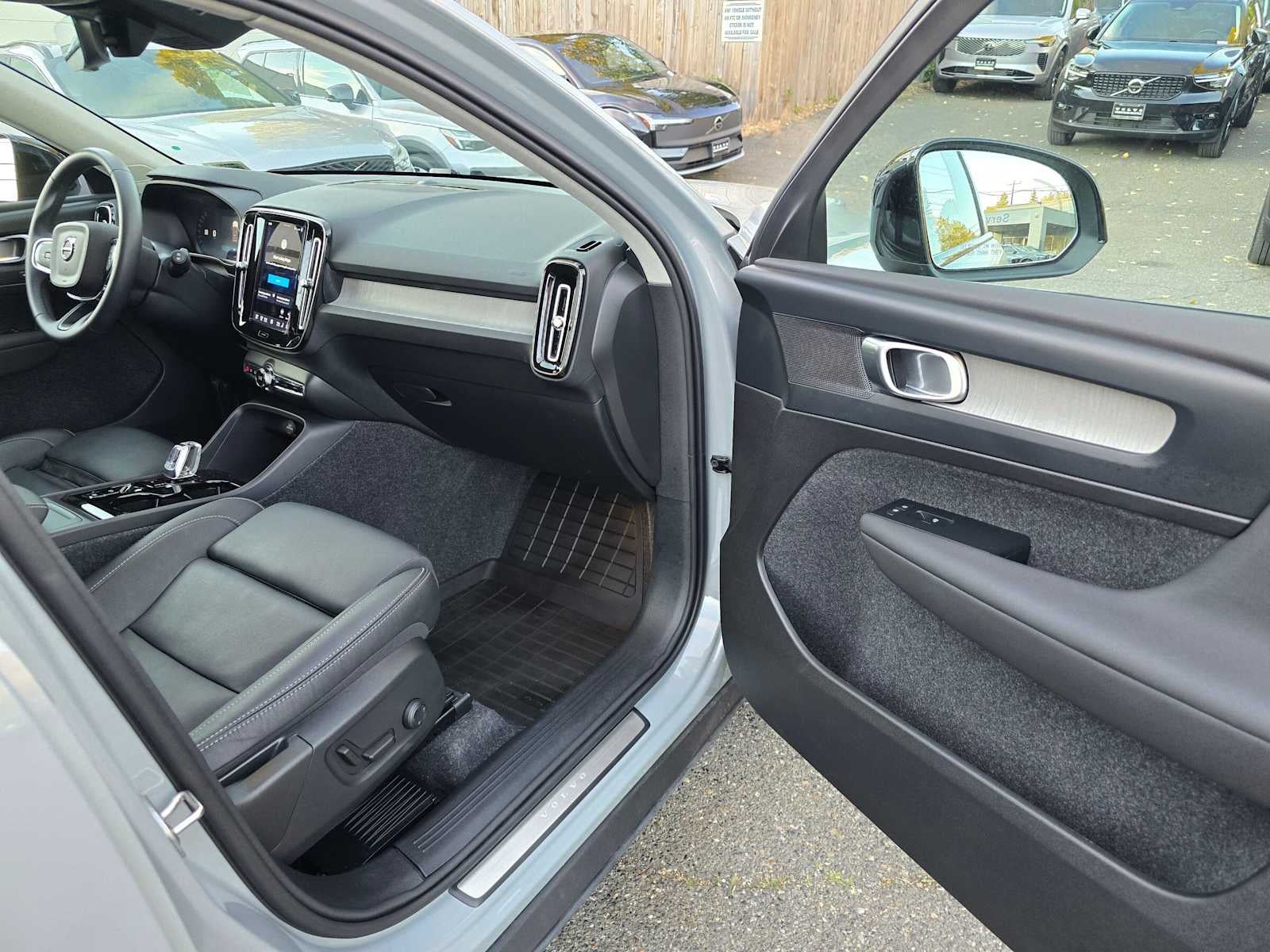 2026 Volvo XC40 Plus